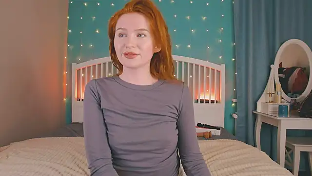 Snapshot of GingerArin chatting on 5, 12, 2025 GingerArin online show from 5, 12, 2025