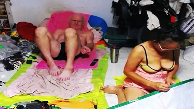 Snapshot of 1CuteAndSexy69 chatting on 20, 3, 2025 1CuteAndSexy69 online show from 20, 3, 2025