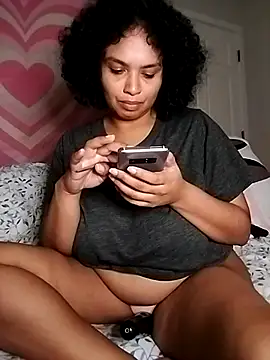 Snapshot of TasteeKitty chatting on 18, 10, 2025 TasteeKitty online show from 18, 10, 2025