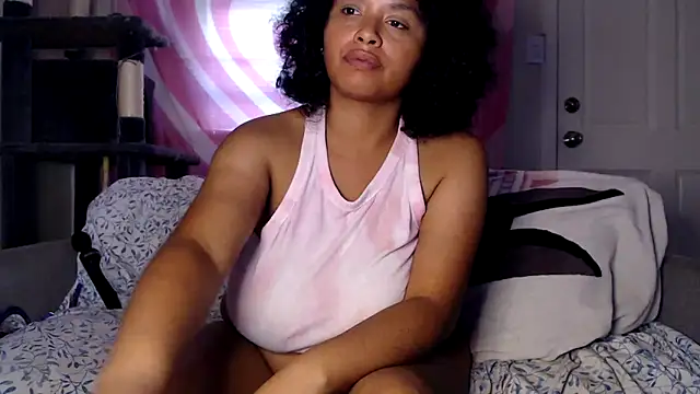 Snapshot of TasteeKitty chatting on 20, 10, 2025 TasteeKitty online show from 20, 10, 2025