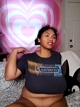 Snapshot of TasteeKitty chatting on 27, 10, 2025 TasteeKitty online show from 27, 10, 2025