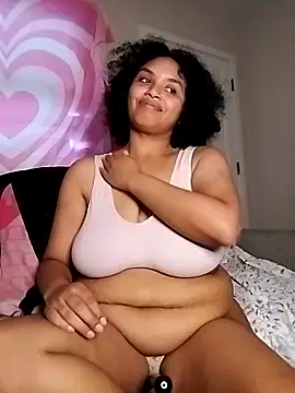 Snapshot of TasteeKitty chatting on 13, 11, 2025 TasteeKitty online show from 13, 11, 2025