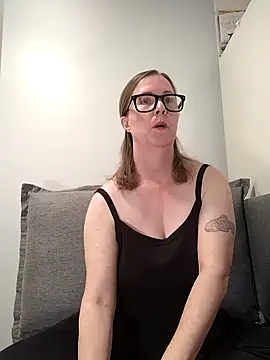 Snapshot of SweetandNaughty1 chatting on 31, 10, 2025 SweetandNaughty1 online show from 31, 10, 2025