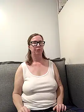 Snapshot of SweetandNaughty1 chatting on 4, 11, 2025 SweetandNaughty1 online show from 4, 11, 2025