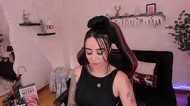 EmmyEvans1 online show from 12, 11, 2025