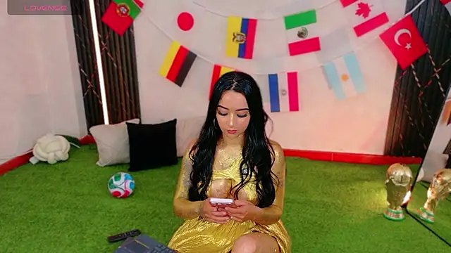 EmmyEvans1 online show from 10, 6, 2026