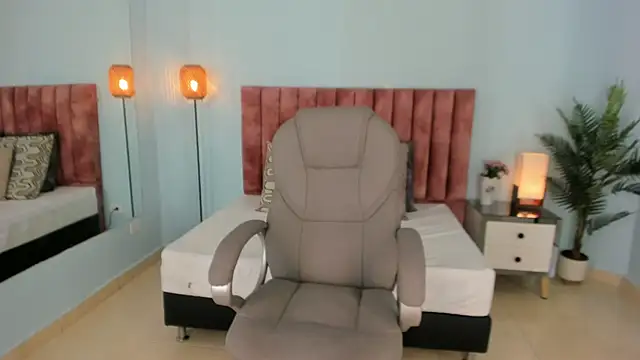 tati saldarriaga online show from 5, 2, 2026