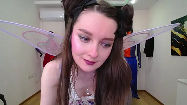 Snapshot of CloudGrace chatting on 6, 2, 2025 CloudGrace online show from 6, 2, 2025