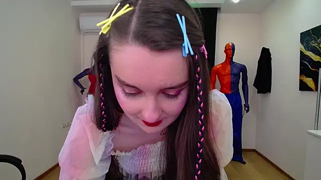 Snapshot of CloudGrace chatting on 12, 2, 2025 CloudGrace online show from 12, 2, 2025