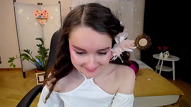 Snapshot of CloudGrace chatting on 14, 2, 2025 CloudGrace online show from 14, 2, 2025