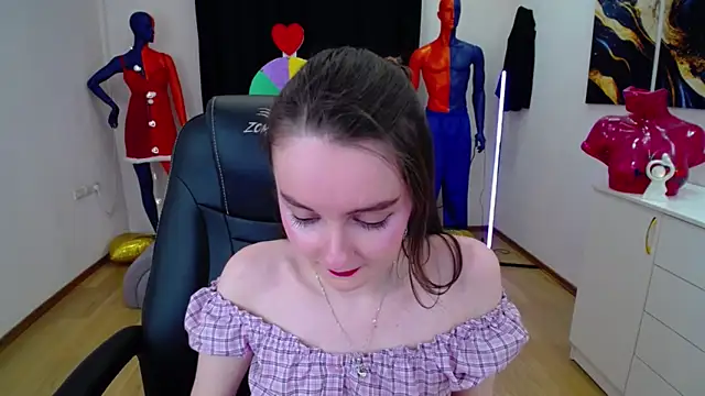 Snapshot of CloudGrace chatting on 18, 2, 2025 CloudGrace online show from 18, 2, 2025