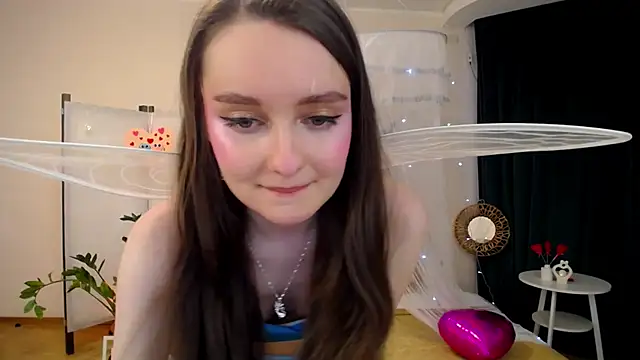 Snapshot of CloudGrace chatting on 19, 2, 2025 CloudGrace online show from 19, 2, 2025