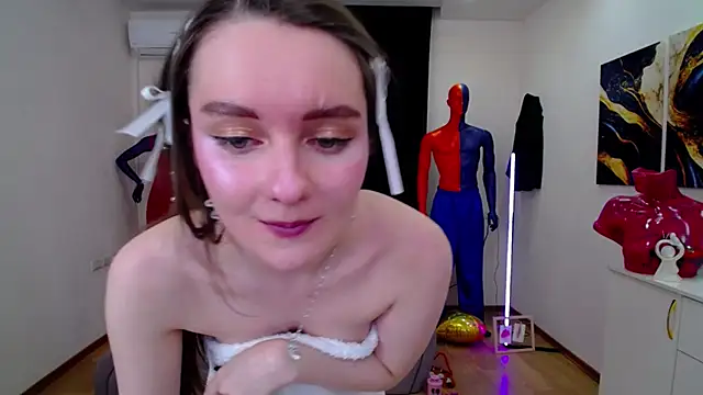 Snapshot of CloudGrace chatting on 20, 2, 2025 CloudGrace online show from 20, 2, 2025