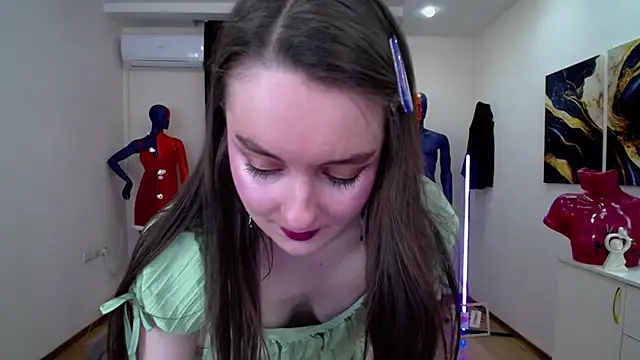 Snapshot of CloudGrace chatting on 21, 2, 2025 CloudGrace online show from 21, 2, 2025