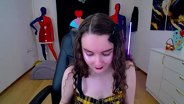 Snapshot of CloudGrace chatting on 23, 2, 2025 CloudGrace online show from 23, 2, 2025