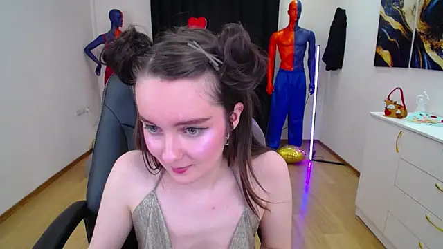 Snapshot of CloudGrace chatting on 28, 2, 2025 CloudGrace online show from 28, 2, 2025