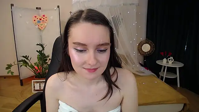 Snapshot of CloudGrace chatting on 3, 3, 2025 CloudGrace online show from 3, 3, 2025