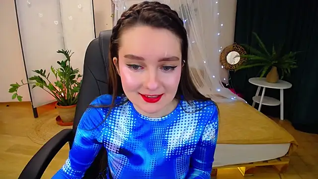 Snapshot of CloudGrace chatting on 5, 3, 2025 CloudGrace online show from 5, 3, 2025