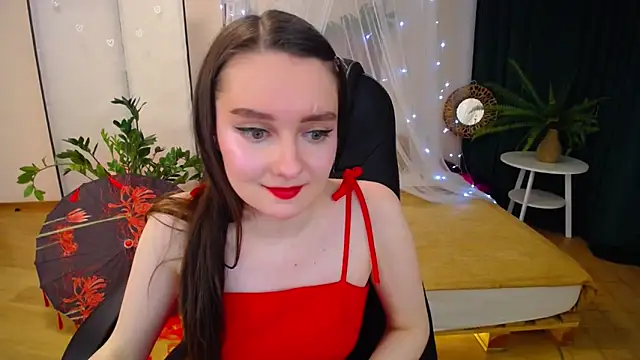 Snapshot of CloudGrace chatting on 5, 3, 2025 CloudGrace online show from 5, 3, 2025