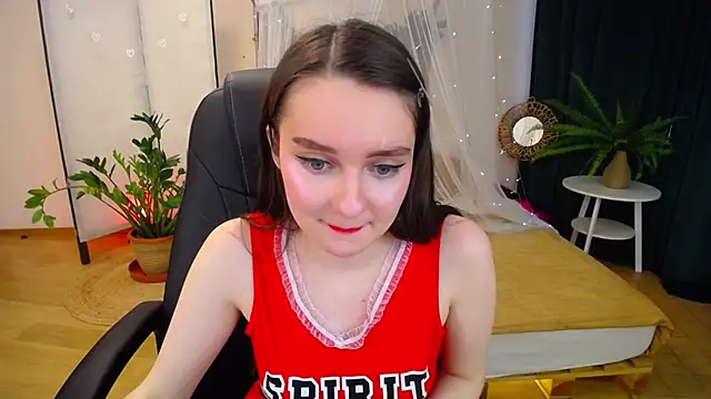 Snapshot of CloudGrace chatting on 5, 3, 2025 CloudGrace online show from 5, 3, 2025