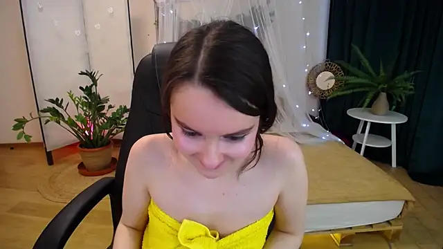 Snapshot of CloudGrace chatting on 7, 3, 2025 CloudGrace online show from 7, 3, 2025