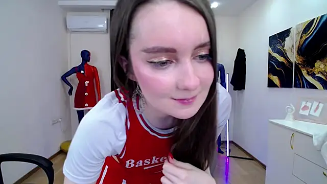 Snapshot of CloudGrace chatting on 9, 3, 2025 CloudGrace online show from 9, 3, 2025