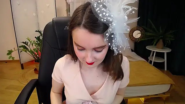 Snapshot of CloudGrace chatting on 11, 3, 2025 CloudGrace online show from 11, 3, 2025