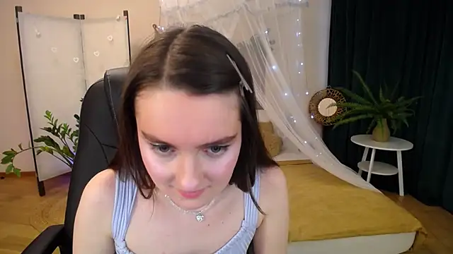 Snapshot of CloudGrace chatting on 21, 3, 2025 CloudGrace online show from 21, 3, 2025