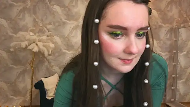 Snapshot of CloudGrace chatting on 18, 9, 2025 CloudGrace online show from 18, 9, 2025