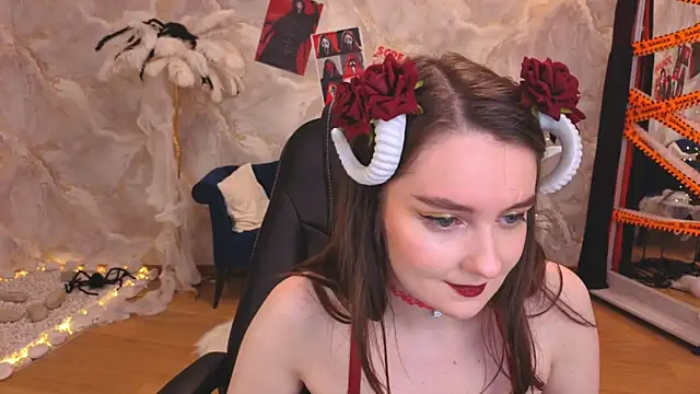 Snapshot of CloudGrace chatting on 27, 10, 2025 CloudGrace online show from 27, 10, 2025