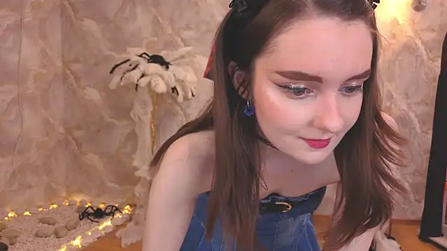 Snapshot of CloudGrace chatting on 7, 11, 2025 CloudGrace online show from 7, 11, 2025