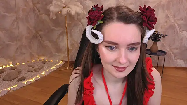 Snapshot of CloudGrace chatting on 4, 12, 2025 CloudGrace online show from 4, 12, 2025