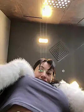 Wet  Bunny online show from 7, 2, 2025