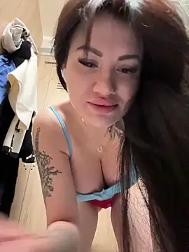 Wet  Bunny online show from 18, 2, 2025