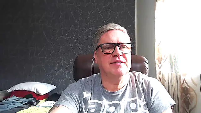 RobertStripX online show from 4, 2, 2025