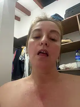 moniquerainx online show from 4, 1, 2025