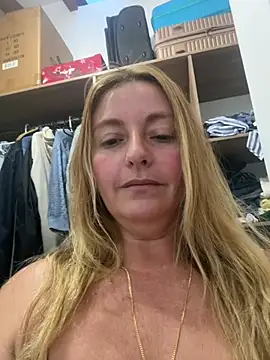 Snapshot of moniquerainx chatting on 19, 6, 2026 moniquerainx online show from 19, 6, 2026