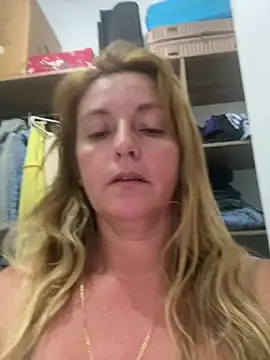 Snapshot of moniquerainx chatting on 12, 7, 2026 moniquerainx online show from 12, 7, 2026