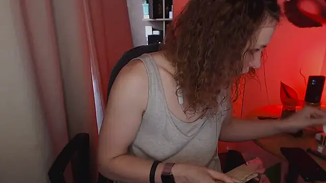 Snapshot of JohansonKatie chatting on 21, 1, 2025 JohansonKatie online show from 21, 1, 2025