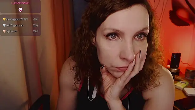 Snapshot of JohansonKatie chatting on 4, 2, 2025 JohansonKatie online show from 4, 2, 2025