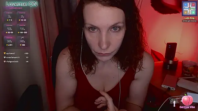 Snapshot of JohansonKatie chatting on 5, 3, 2025 JohansonKatie online show from 5, 3, 2025