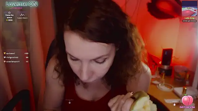 Snapshot of JohansonKatie chatting on 9, 3, 2025 JohansonKatie online show from 9, 3, 2025