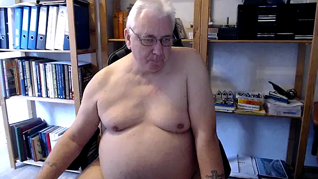 Snapshot of SchwanzhureXXL chatting on 13, 9, 2025 SchwanzhureXXL online show from 13, 9, 2025