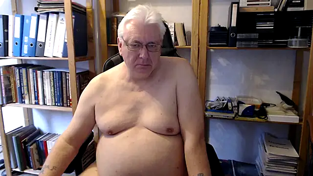 Snapshot of SchwanzhureXXL chatting on 13, 3, 2026 SchwanzhureXXL online show from 13, 3, 2026