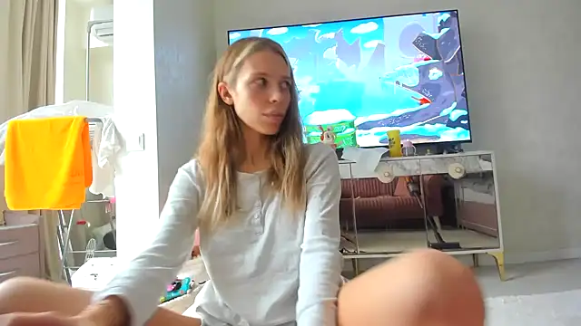 Iris cherry online show from 4, 12, 2024