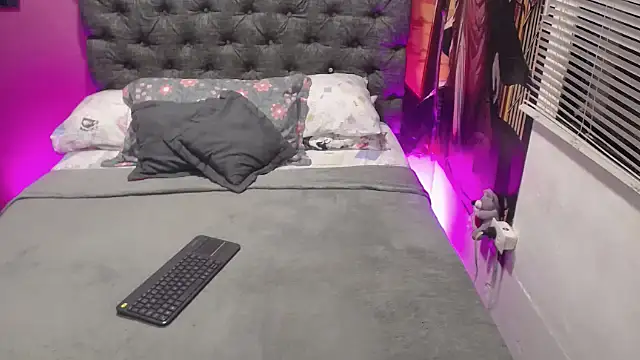 JEENEVIEVE online show from 11, 11, 2025