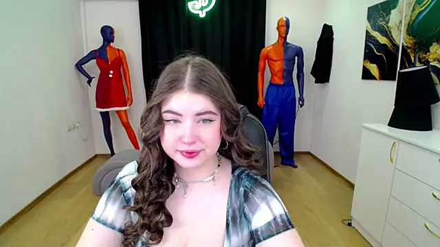 Snapshot of NicoleFoxery chatting on 5, 2, 2025 NicoleFoxery online show from 5, 2, 2025