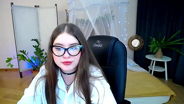 Snapshot of NicoleFoxery chatting on 6, 2, 2025 NicoleFoxery online show from 6, 2, 2025