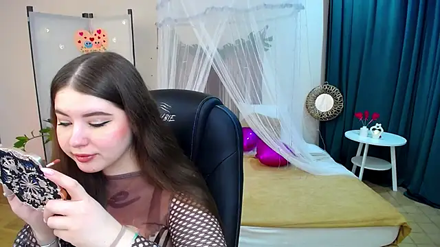 Snapshot of NicoleFoxery chatting on 18, 2, 2025 NicoleFoxery online show from 18, 2, 2025