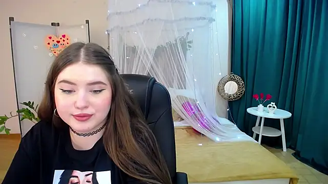 Snapshot of NicoleFoxery chatting on 24, 2, 2025 NicoleFoxery online show from 24, 2, 2025